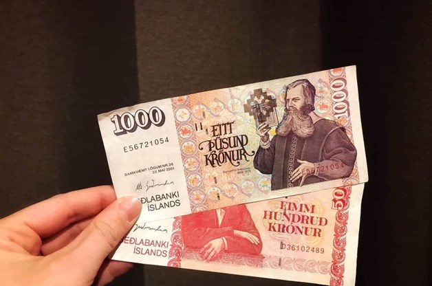 Your Complete Survival Handbook To Money in Iceland: Cash, Cards, Tipping And More